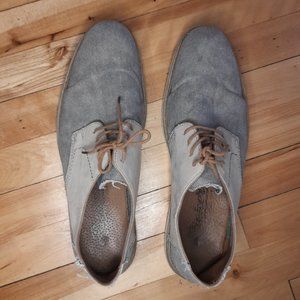 Lightweight canvas derby shoes